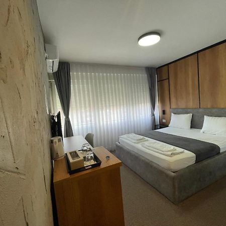 New Prishtina Luxury Rooms Pristina Esterno foto