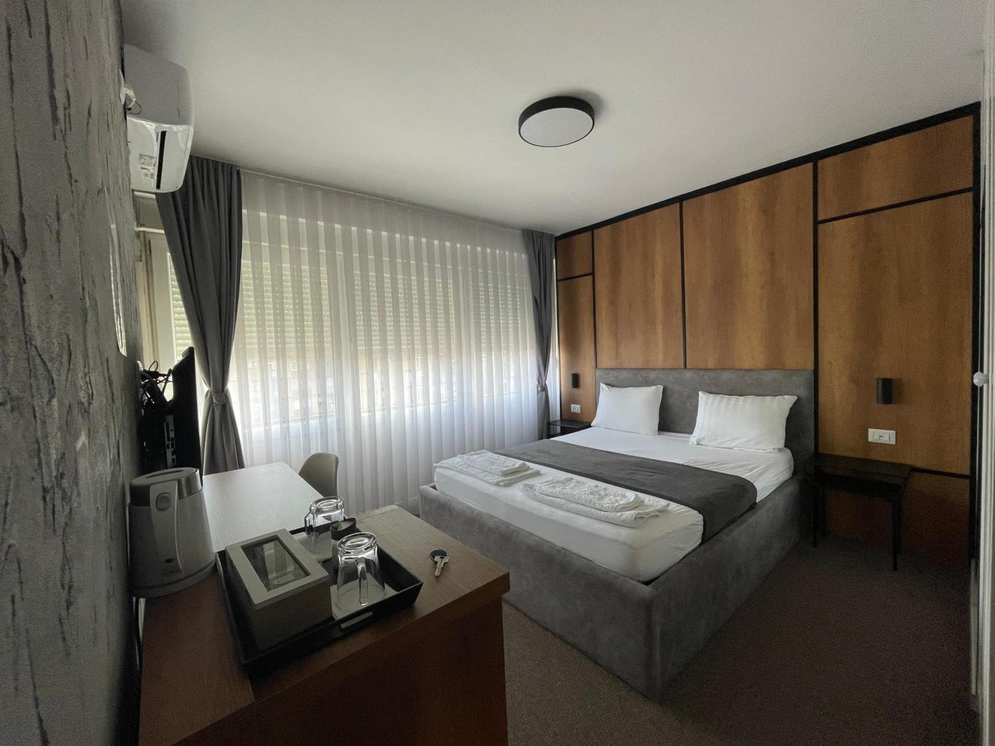 New Prishtina Luxury Rooms Pristina Esterno foto