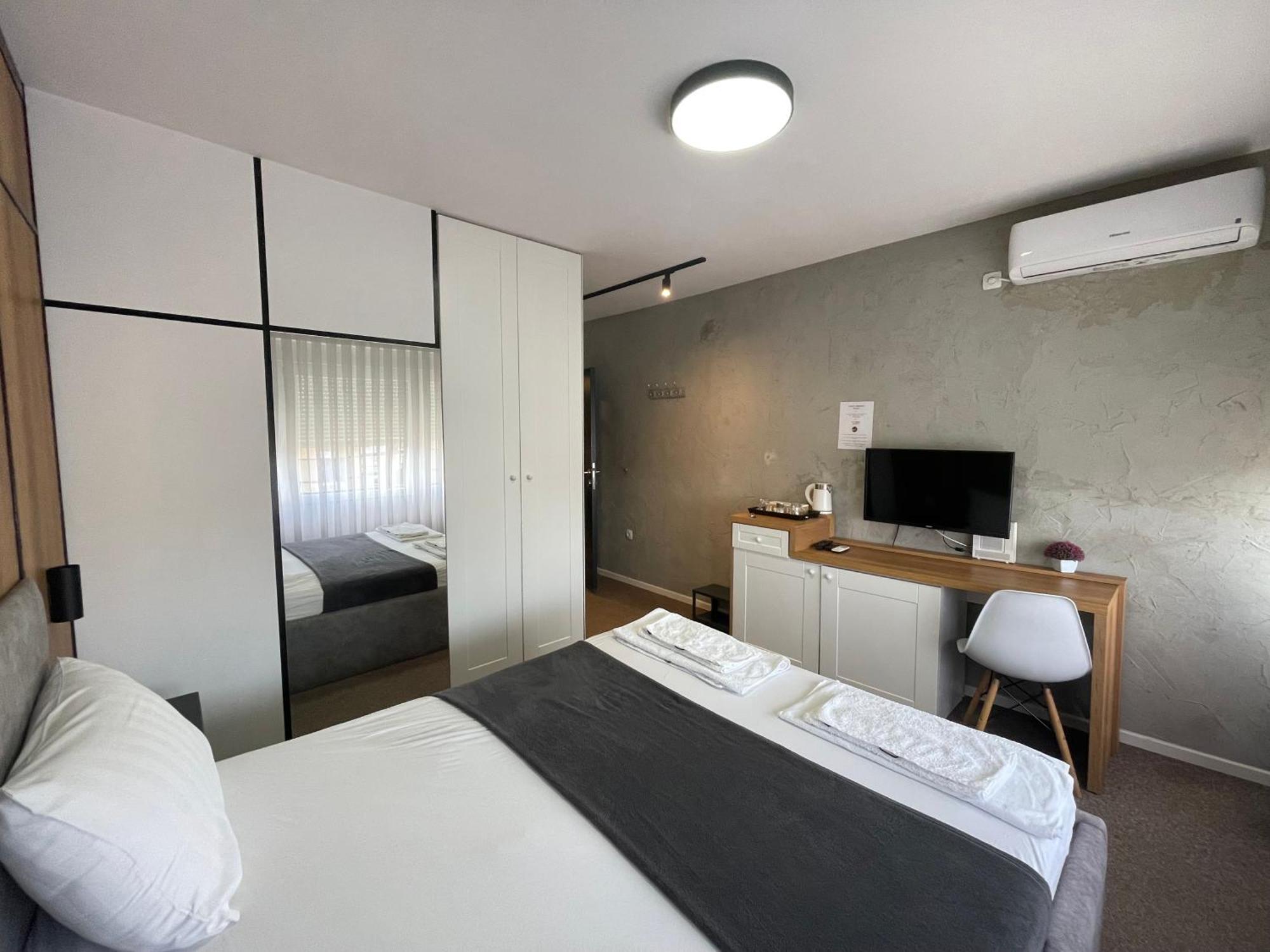 New Prishtina Luxury Rooms Pristina Esterno foto